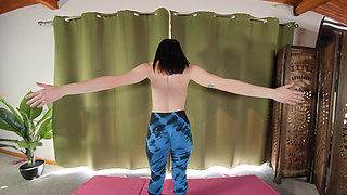 Mercedes Mac's Sensual VR Yoga to Masturbation Solo